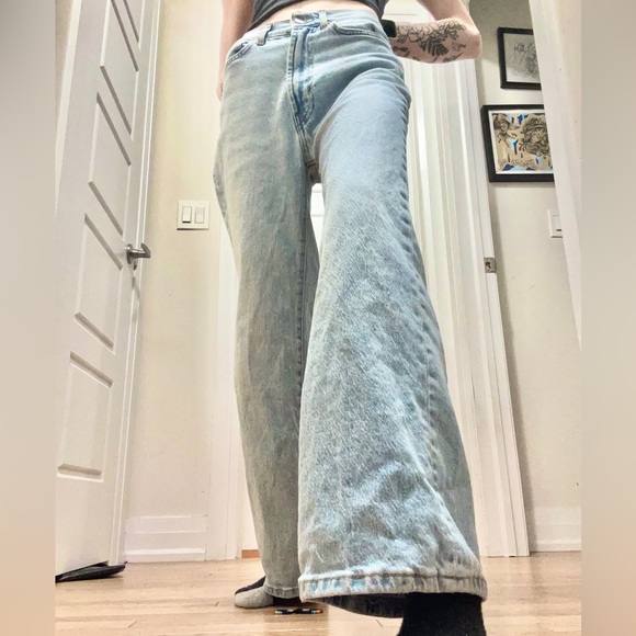 Highwaisted Flared Jeans From Urban Outfitters - Picture 1 of 14